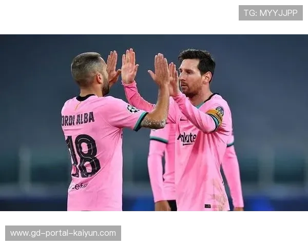 切尔西球迷高歌致敬前巴萨球星梅西