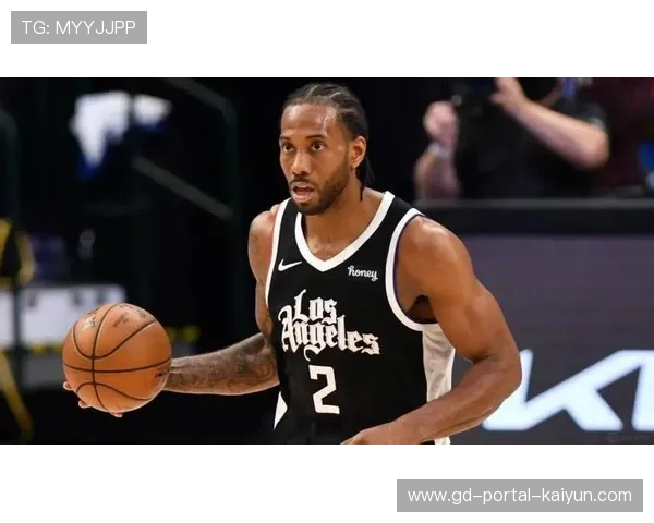 伦纳德半场13分难挽颓势，快船主场大比分落后