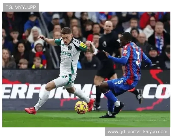 卡拉巴克主场备战纽卡斯尔联，反击战术迎战英超高压逼抢